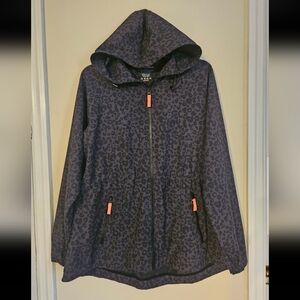 Maven Thread black leopard print rain jacket/windbreaker. Size Large
